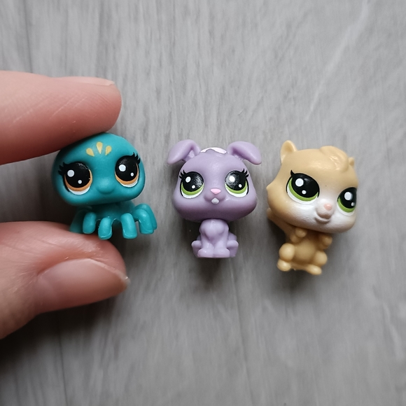 3 Mini Hasbro LPS Littlest Pet Shop Pets - Rabbit Hamster, Spider - Picture 3 of 3